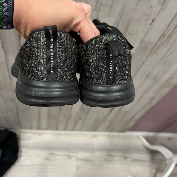APL Techloom Pro Sneakers Black Metallic Gold Athletic Propulsion Women’s 6.5 - Picture 4 of 7